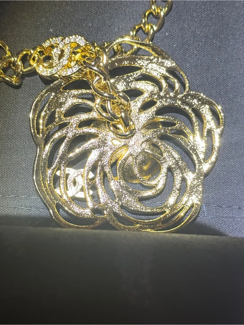 CHANEL Camellia Large Choker / Necklace